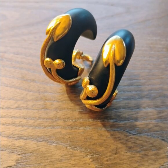 Vintage Inna Cytrine Style Black Lucite Earrings - Picture 3 of 3